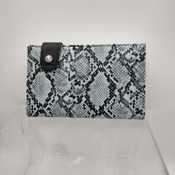 Steve Madden Wallet/Clutch Serpintine Black/White NWOT 8" x 5" - Picture 3 of 7